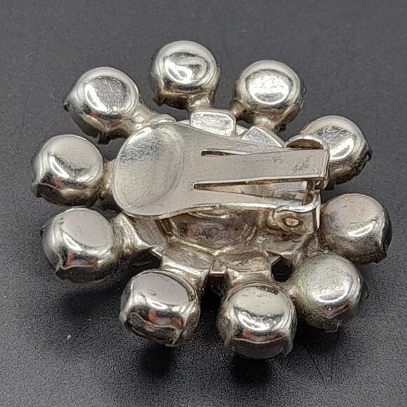 Vintage 1950s Aurora Borealis Rhinestone Flower Clip Earrings 1.25” - Picture 4 of 11